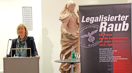 Schirmherrin Doris Ahnen, Ministerin der Finanzen Rheinland-Pfalz eröffnet im Landesmuseum Mainz die hervorragend recherchierte und präsentierte Ausstellung Legalisierter Raub. Der Fiskus und die Ausplünderung der Juden im Hessischen und Rheinhessen 1933 - 1945. Foto © massow-picture