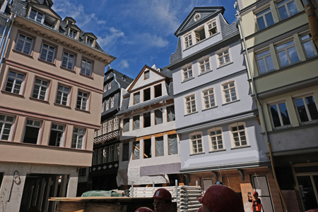 Hühnermarkt in der teilrekonstruierten Frankfurter Altstadt. Foto: Diether v. Goddenthow