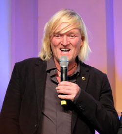Die Laudatio hielt der Dokumentarfilmer und Autor Andreas Kieling. © Foto: Diether v Goddenthow