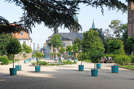 Impression aus dem neugestalteten Bad Homburger Schlosspark © Foto Diether v. Goddenthow