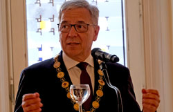 Oberbürgermeister Gert-Uwe Mende © Foto Diether von Goddenthow