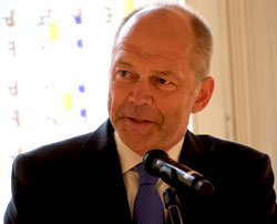 Dr. Gerhard Obermayr. Stadtverordnetenvorsteher. © Foto Diether von Goddenthow