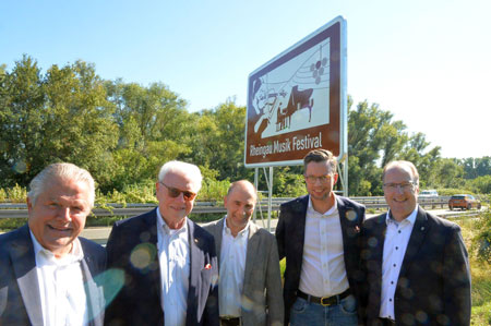 v.l.n.r. Klaus-Peter Willsch (MdB und Erster Kreisbeigeordneter Rheingau Taunus), Michael Herrmann (Intendant Rheingau Musik Festival), Thomas Klepper (Dezernatsleiter Hessen Mobil), Marsilius Graf von Ingelheim (Geschäftsführer Rheingau Musik Festival), Ingo Schon (Stadtverordnetenvorsteher der Stadt Eltville am Rhein) © Foto Ansgar Klostermann Rheingau Musik Festival